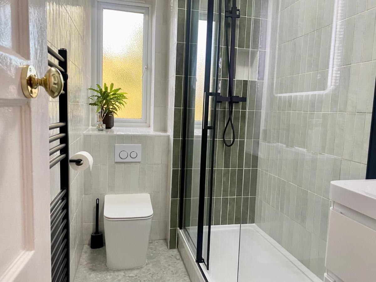 Newly Refurbished 2 Bedroom Apartment In South London Exterior foto